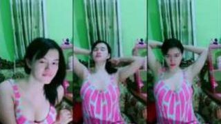 Amel Host Cute Bikin Pascol Betah