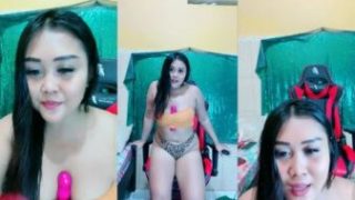 Bebby Jepit Anu di Payudaranya Goyang Hot