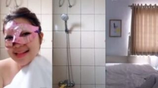 Meggie Mandi Telanjang Bulat Live