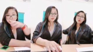 Menit Ke 47 Si Mbak Pamerin Uting TT Live dari Kantor