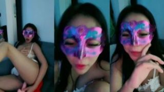Kak Ruby Toge Colok Meki pake Dildo di Sofa