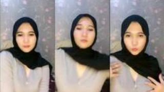 Ukhty Pamerin Belahan Dikit Coba Live Show