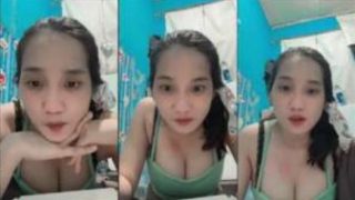 Kak Virly Cantik Live di Kamar