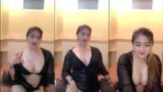 Zara Semakin Menggoda Susu Basah Pose Nakal