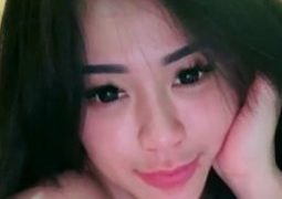 Meychen Pose Cantik Hot